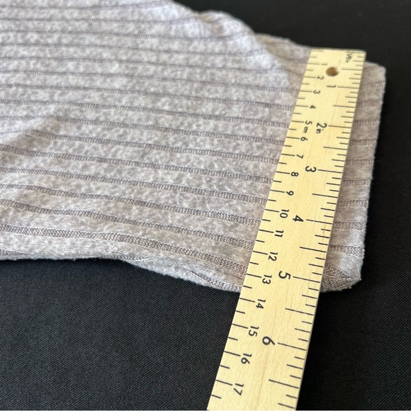 Dusty Rose Striped Knit Top with Front Tie Detail Women’s Medium - Picture 5 of 7